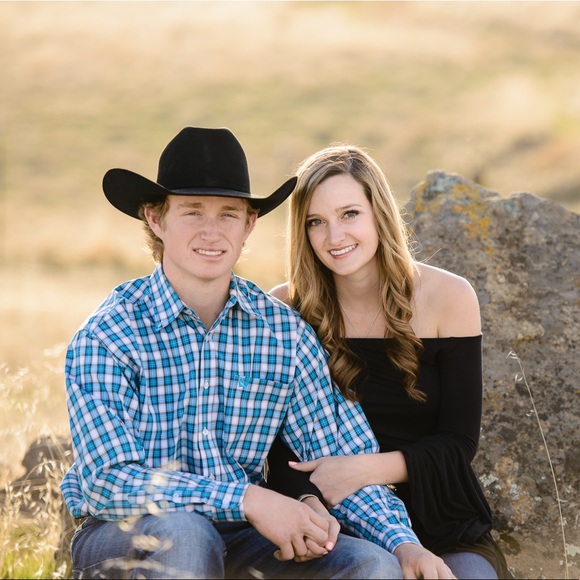 Meet your Posher, Courtney - Picture 1 of 1